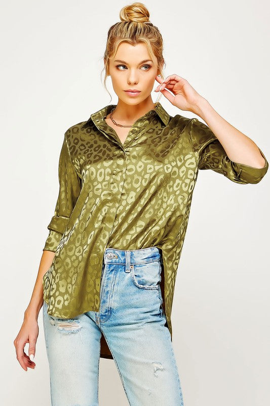 SATIN LEOPARD PRINT BUTTON DOWN TOP