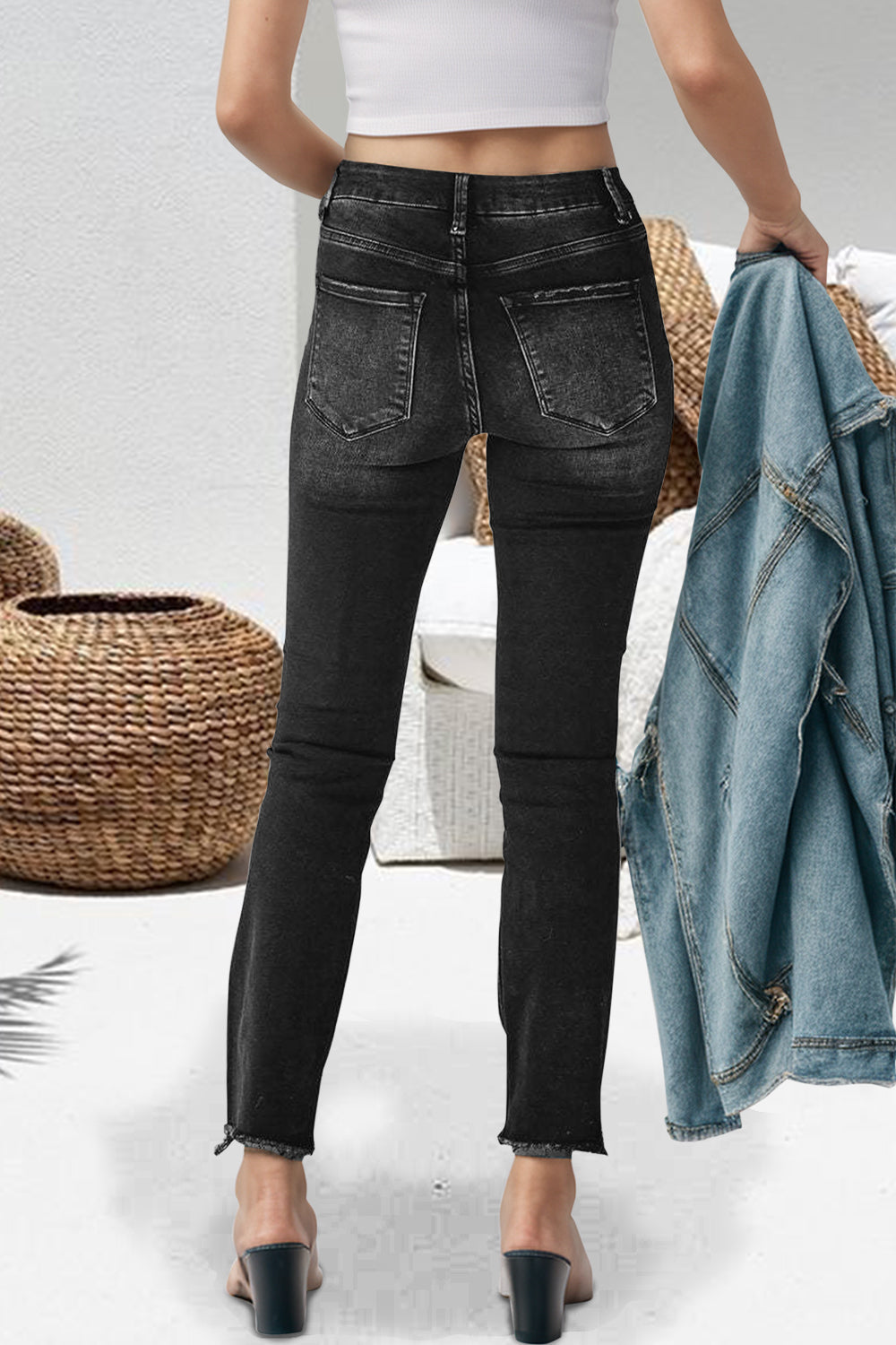 Mid-Rise Waist Skinny Jeans with Pockets