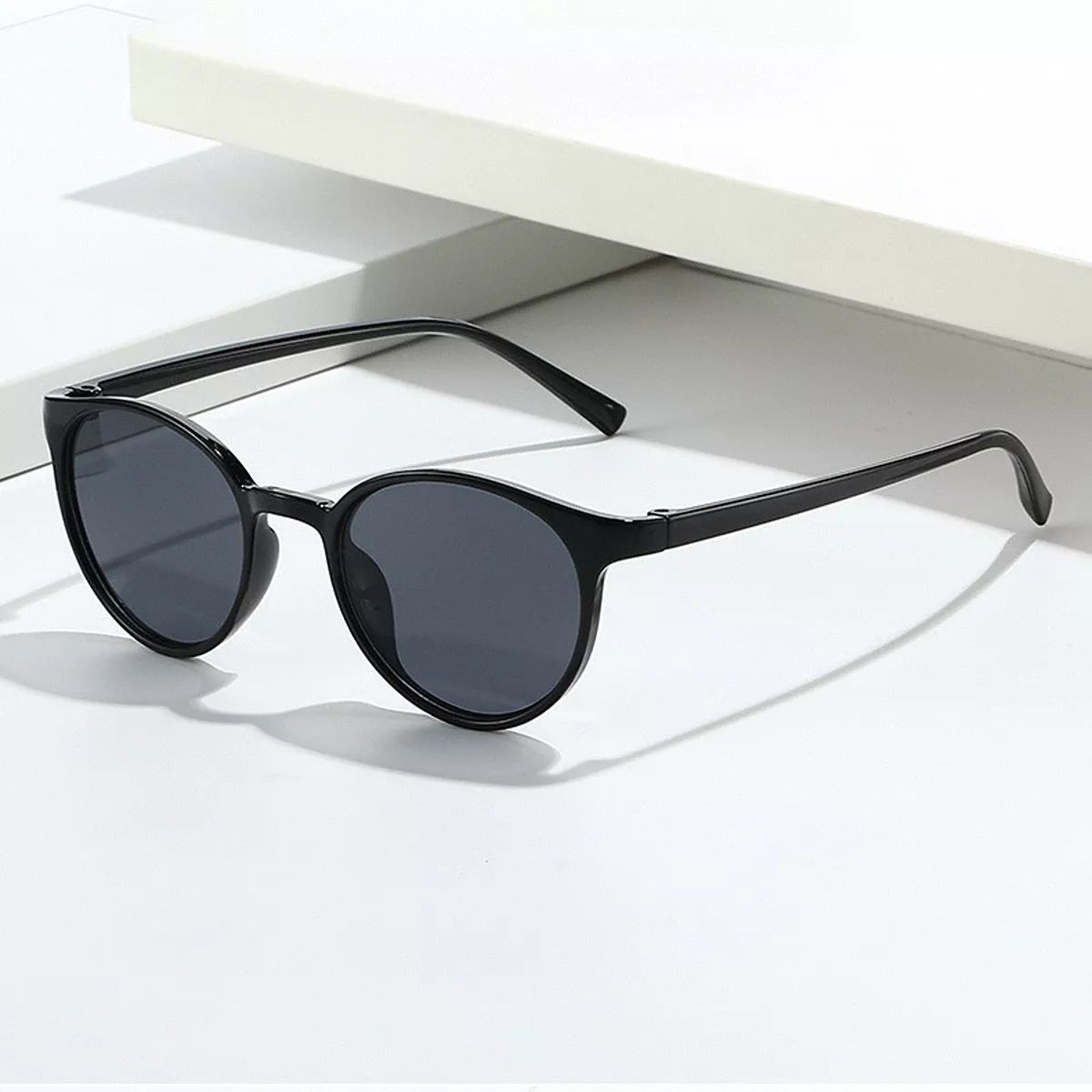 Round Sunglasses – view 2