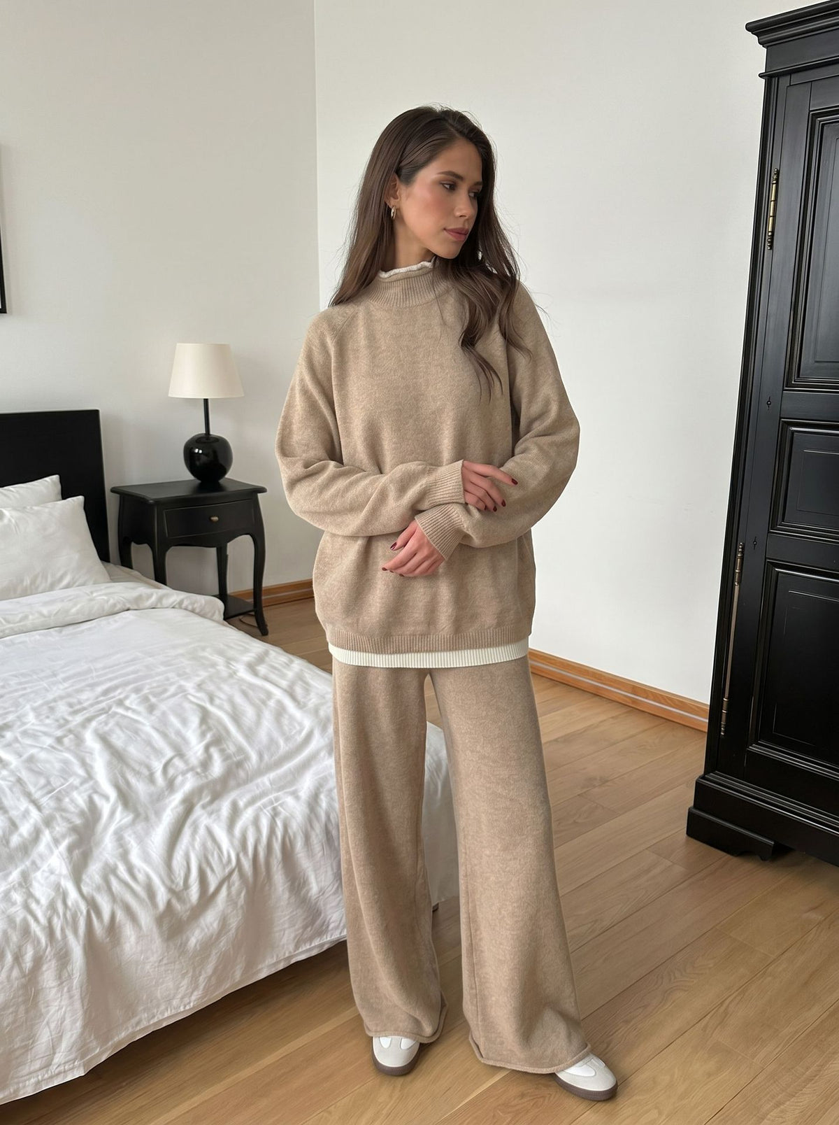 Women's Color Block Knit Sweater & Wide-Leg Pants Set – view 5