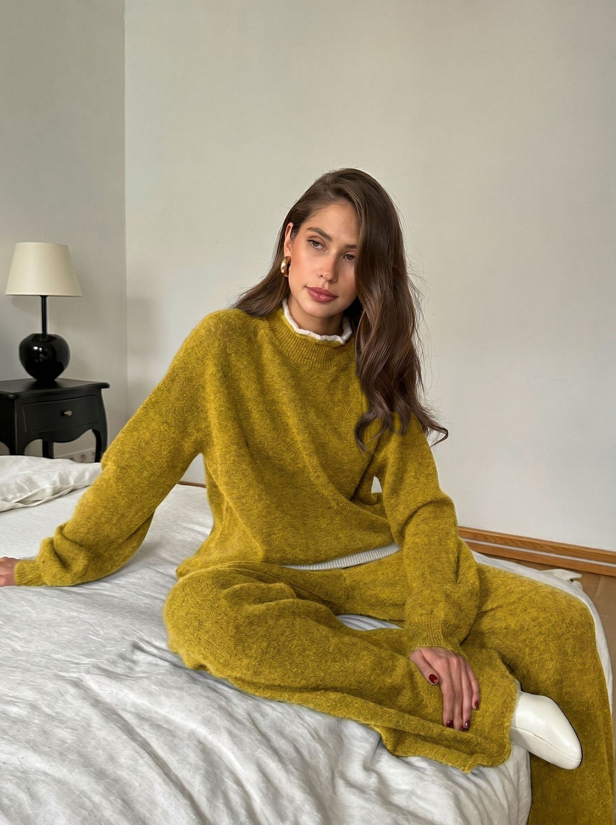 Women's Color Block Knit Sweater & Wide-Leg Pants Set – view 6
