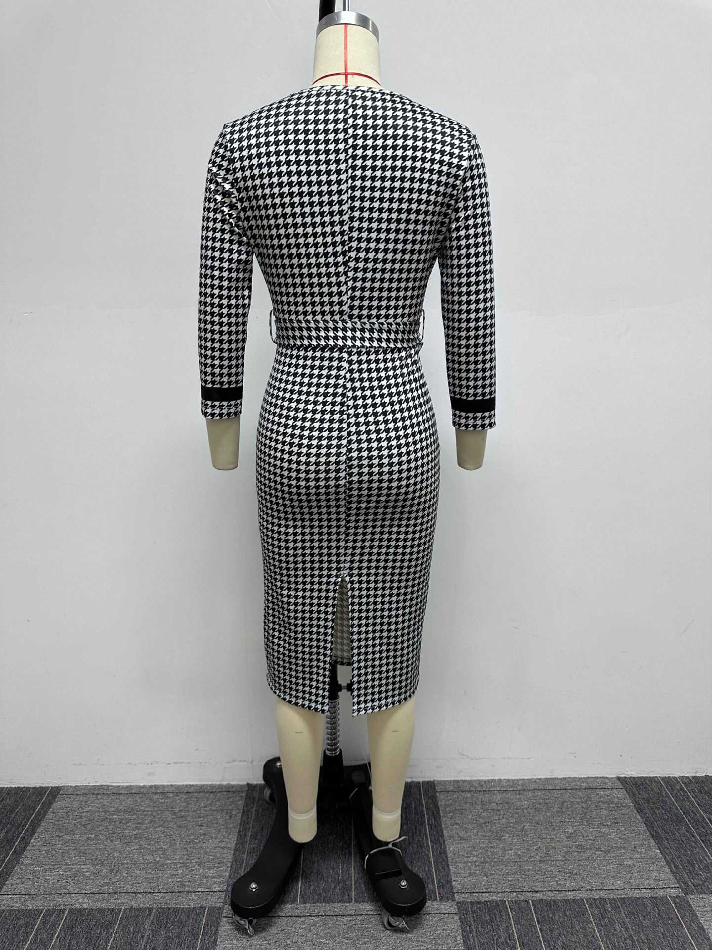 Sexy Black White Plaid Hip Tight Mid Length 3/4 Sleeve Dress