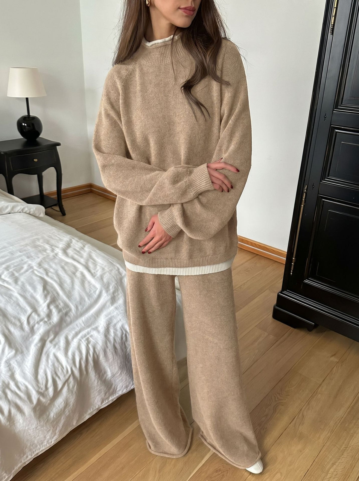 Women's Color Block Knit Sweater & Wide-Leg Pants Set – view 9