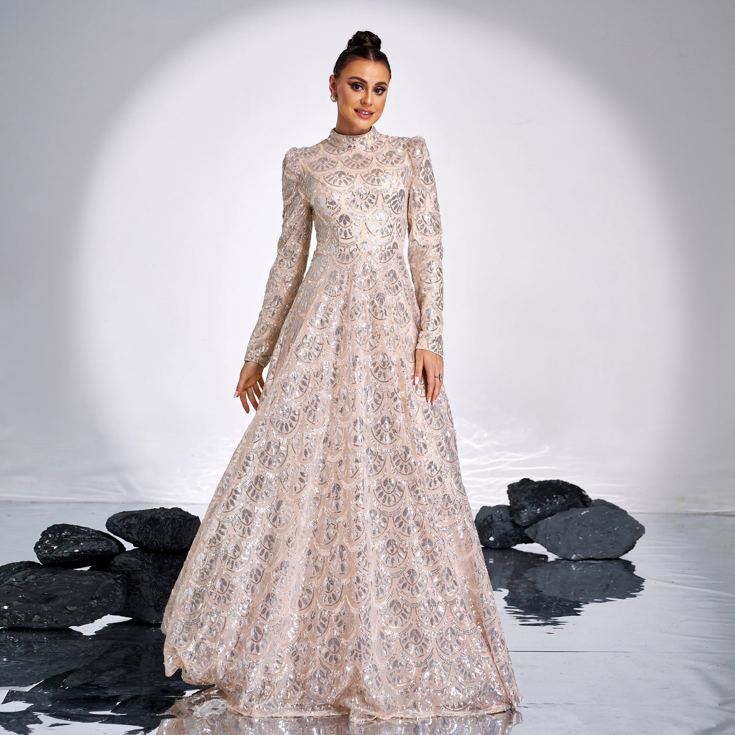 High End Long Sleeve Crew Neck Long Sequined Evening Dress