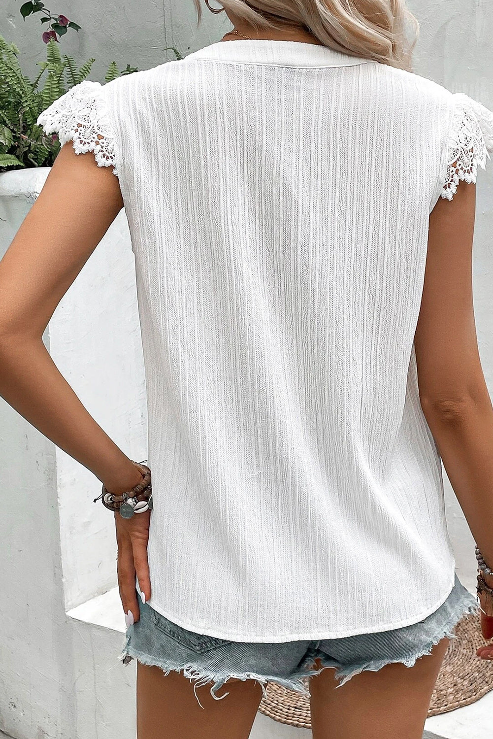 White Lace Splicing Cap Sleeve Crinkle Blouse