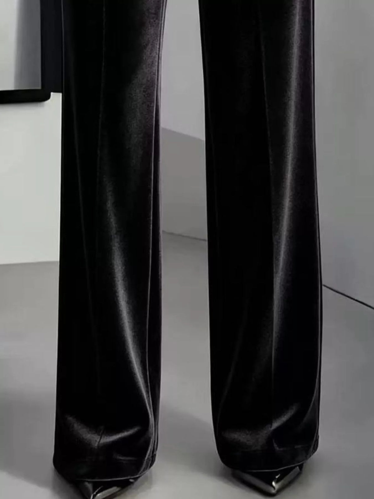Women's High-Waisted Velvet Pants – view 4