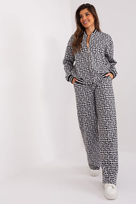 Lakerta Elegant Sweatshirt and Pants Set