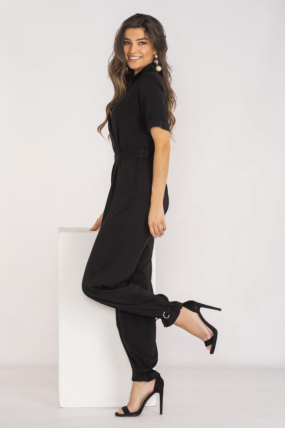 Awama Stylish Jumpsuit with Classic Collar