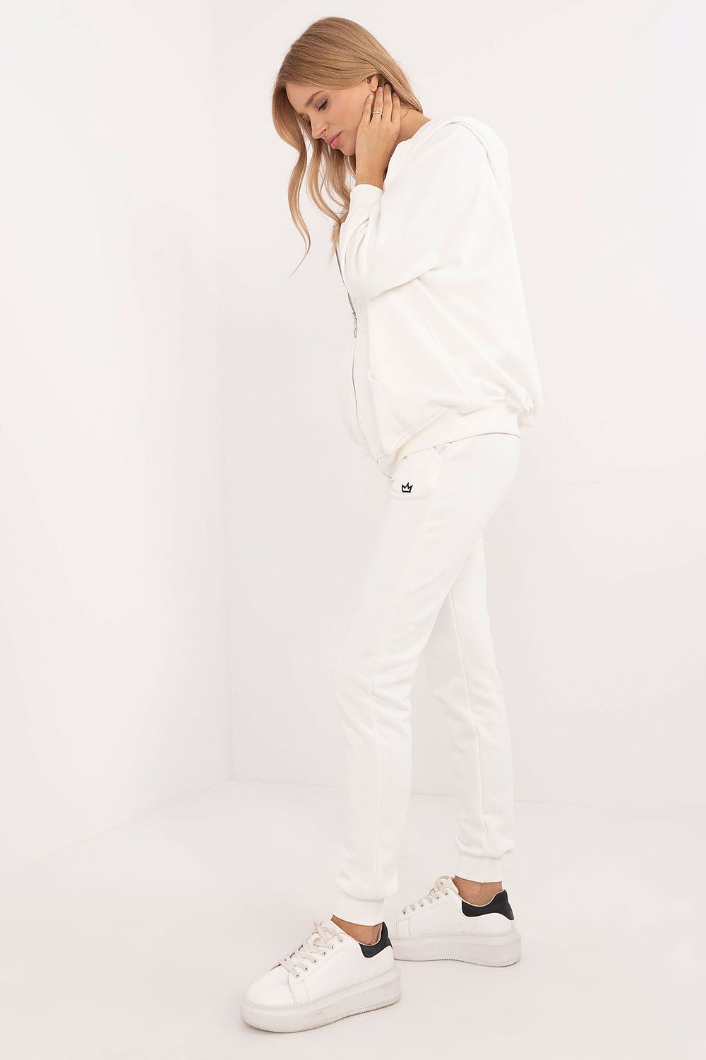 The Long-sleeve zippered sweatsuit