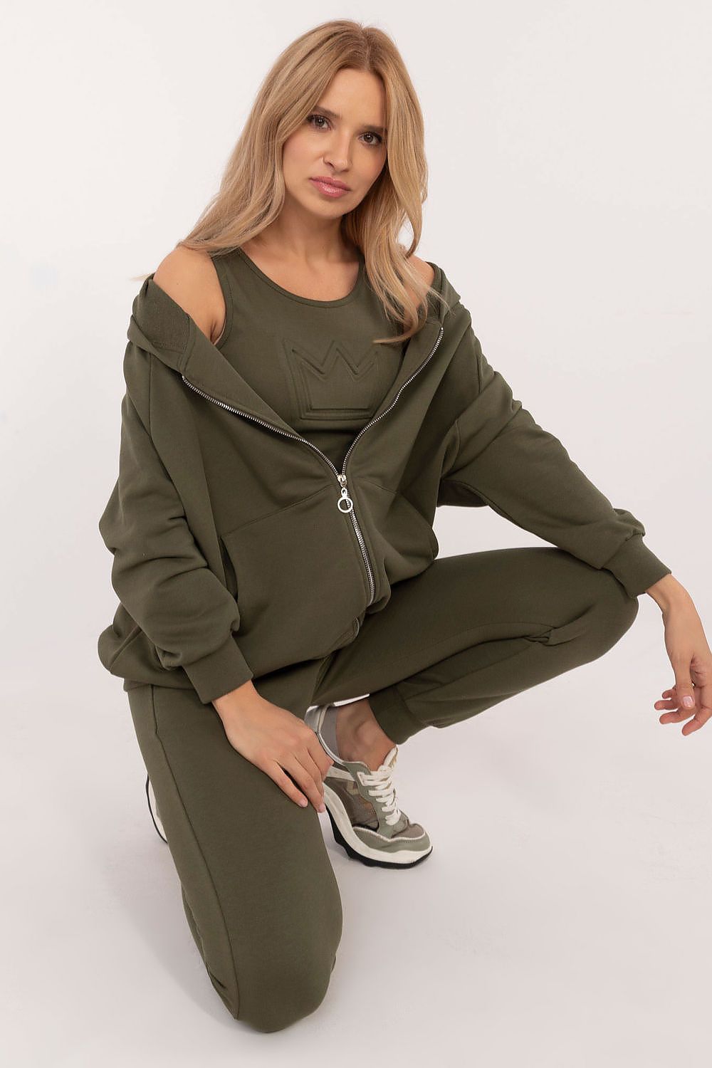 The Long-sleeve zippered sweatsuit