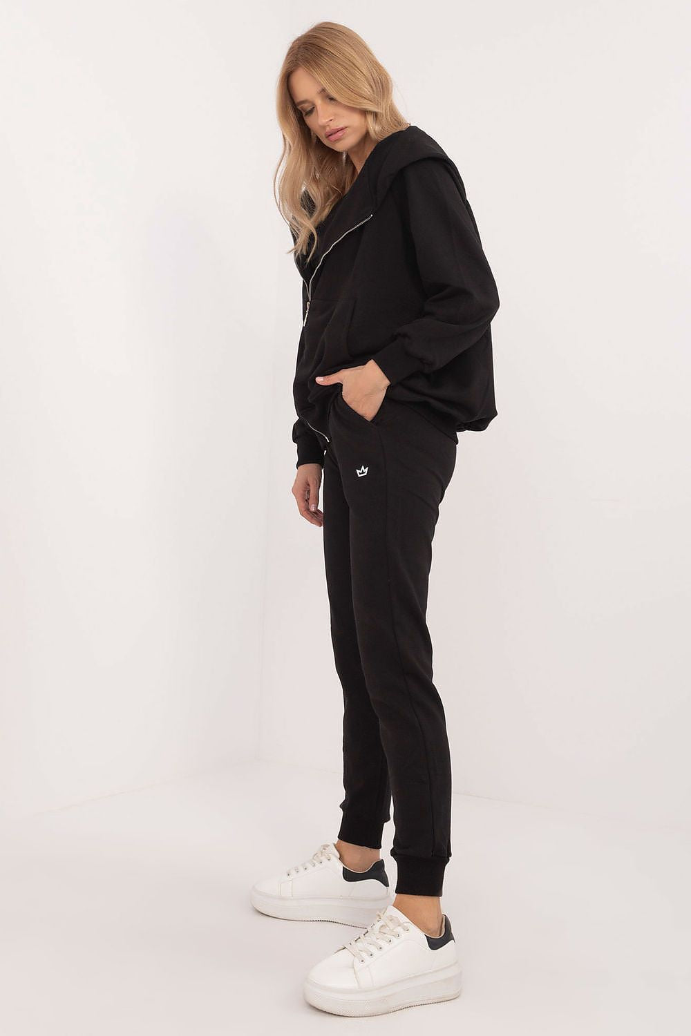 The Long-sleeve zippered sweatsuit