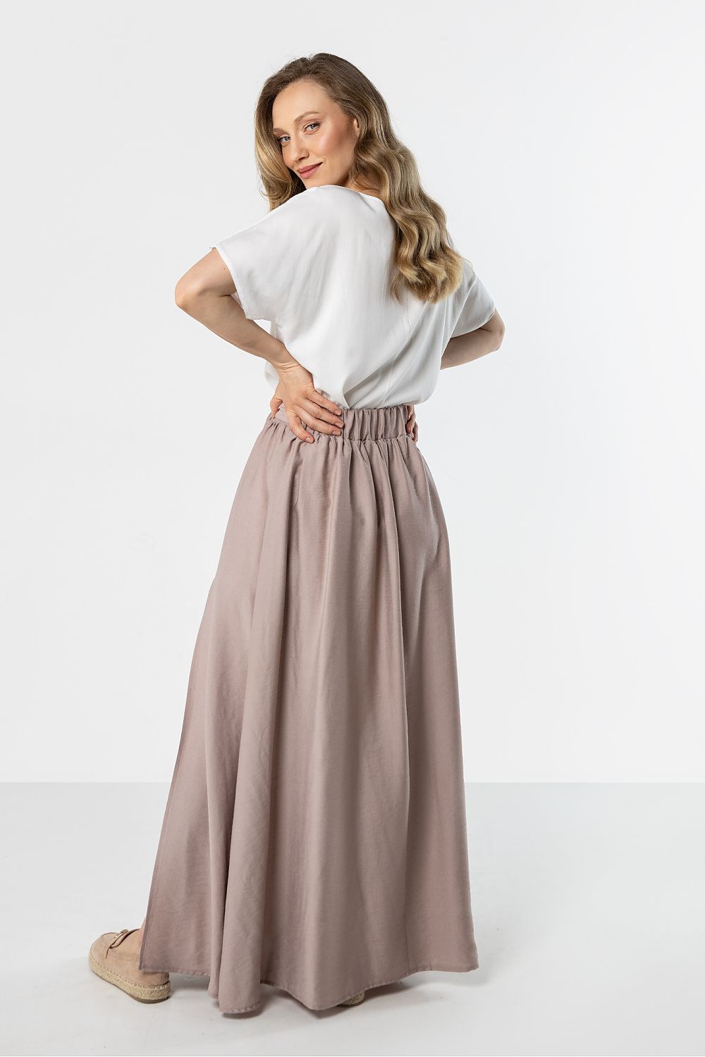 Long skirt model 225331 awama  Shop One Place