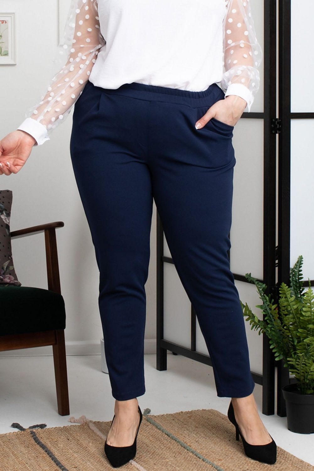 Elegant knitted pants with pockets BENTON