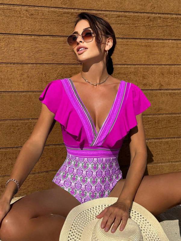 Sexy V-neck ruffled backless swimsuit