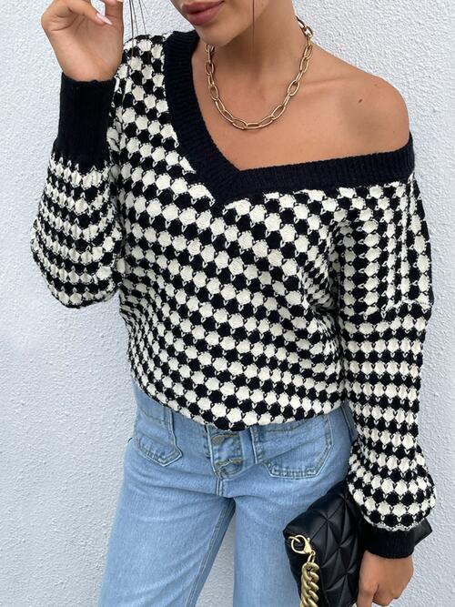 Contrast V-Neck Long Sleeve Knit Top